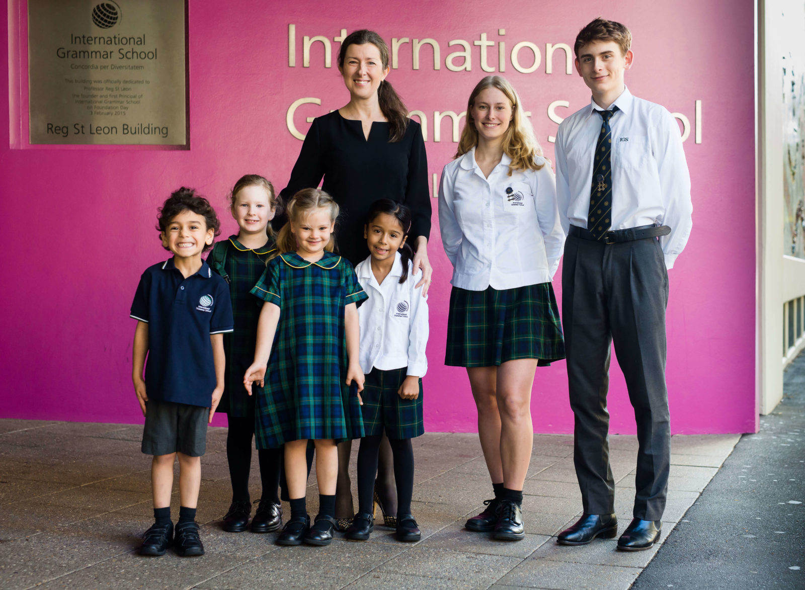 igs-principal-with-students