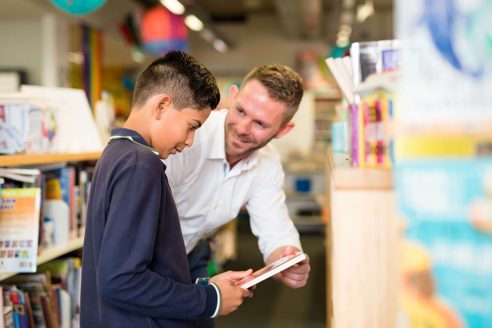 igs-primary-school-student-teachers-library-1